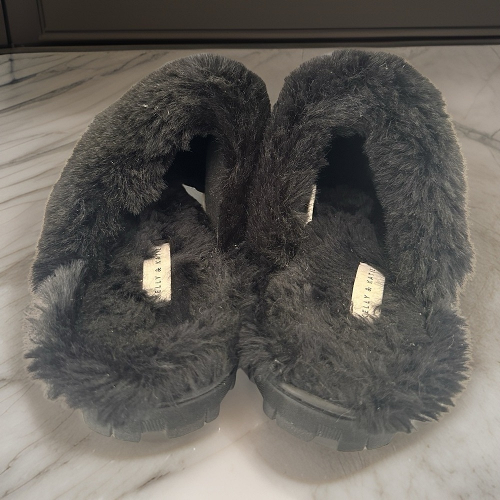 Kelly & Katie Kennedy Slipper in black size small - Picture 8 of 10